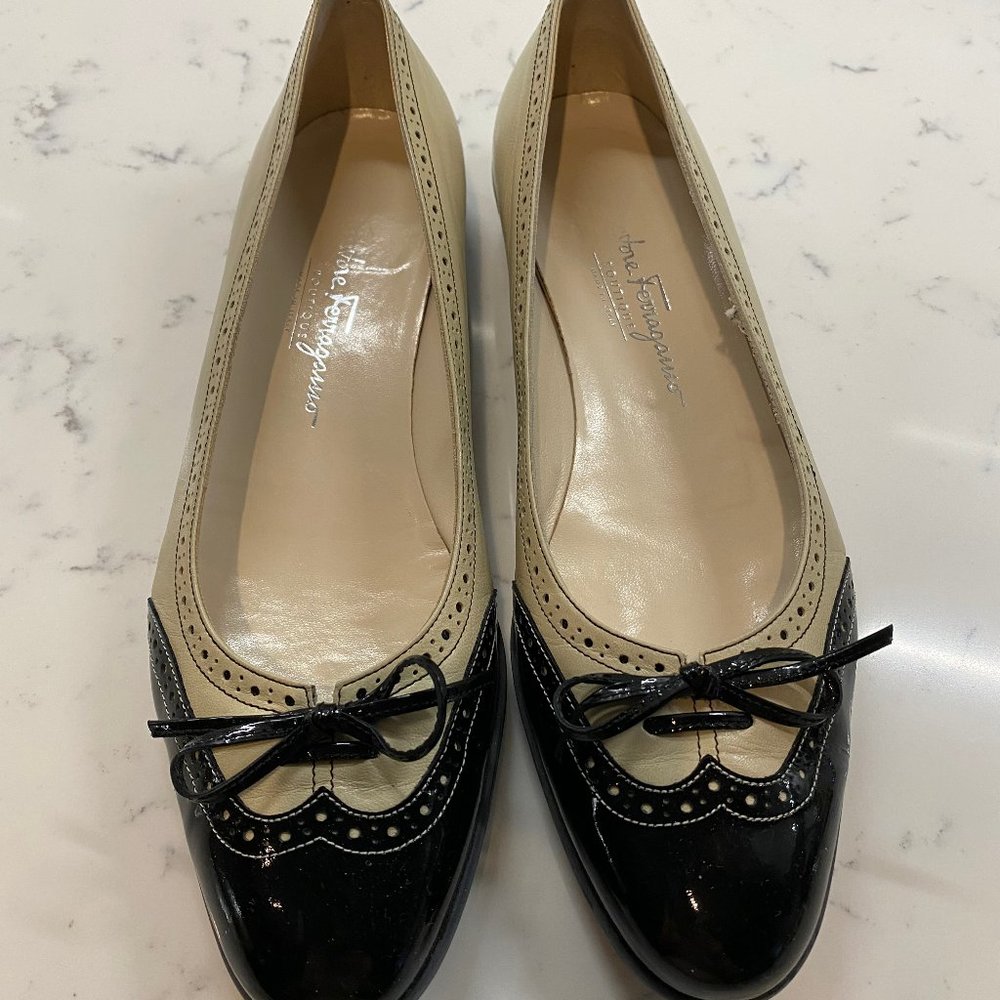 Salvatore Ferrgamo Flats